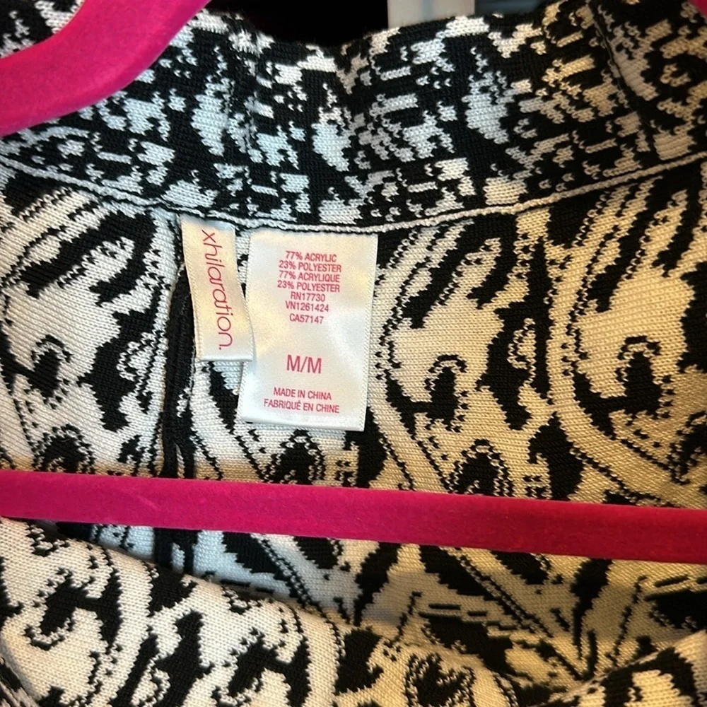 Xhilaration black and white print skirt size M